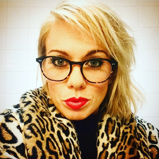 bathroom selfie 1